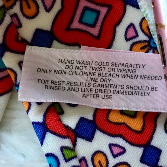 *SOLD* VICTORIAS SECRET BIKINI TOP SIZE MEDIUM - Picture 8 of 8